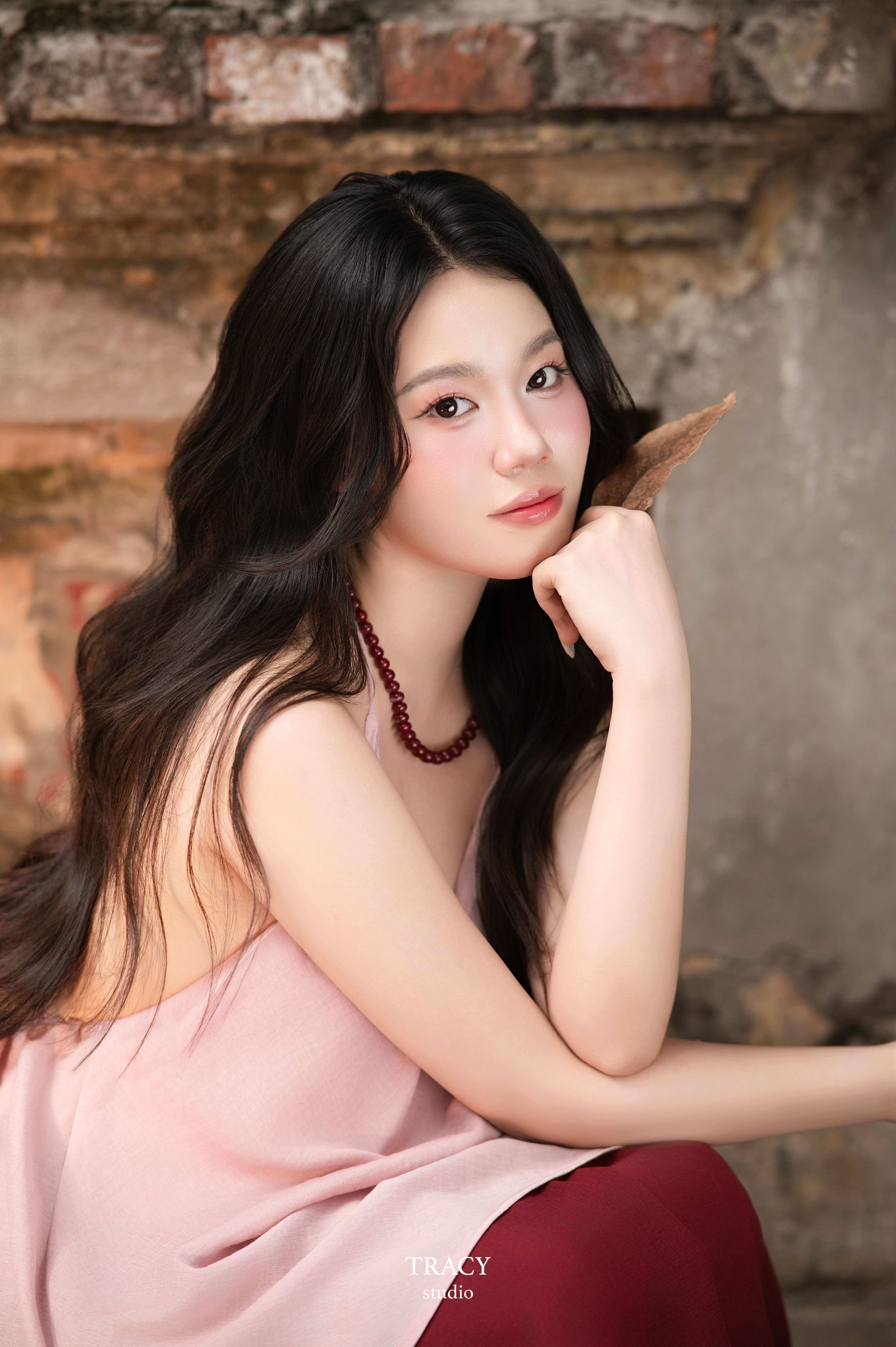 frontend/img/gallery/anh-tet-yem-ao-dai/tracy-studio-chup-ao-yem-kha-nhien (5).jpg